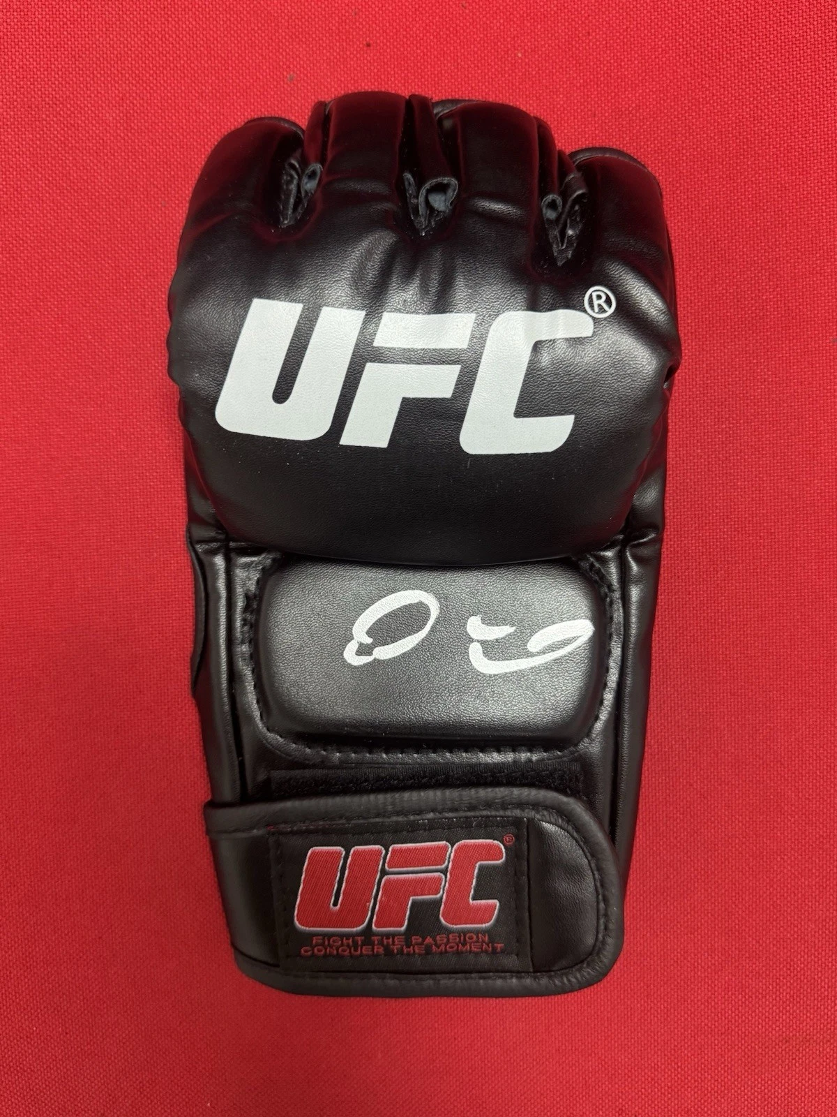Dana White Autographed UFC Glove Beckett BAS COA