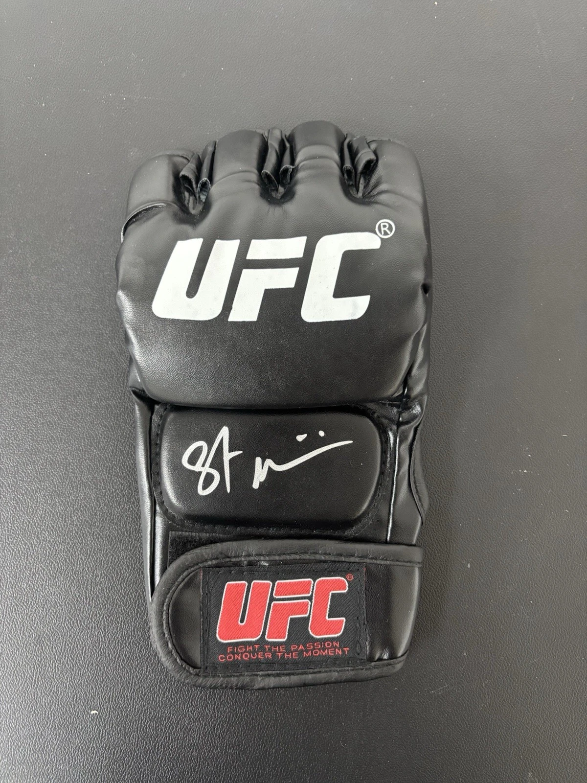 STIPE MIOCIC Signed UFC Glove Beckett Coa Bas Autograph