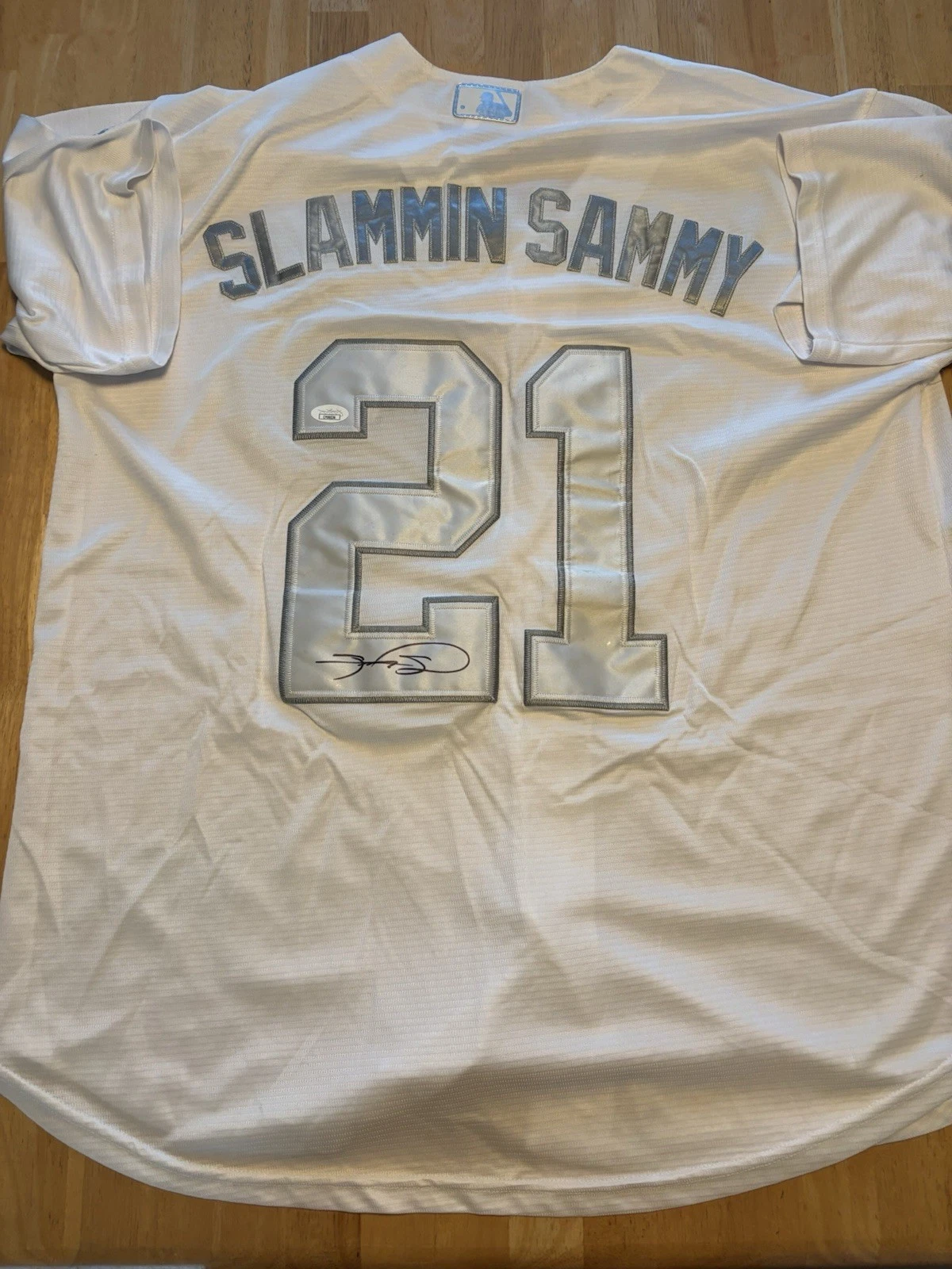 Sammy Sosa Chicago Cubs Autographed Signed Jersey JSA Coa. Slamming Sammy Cubs.