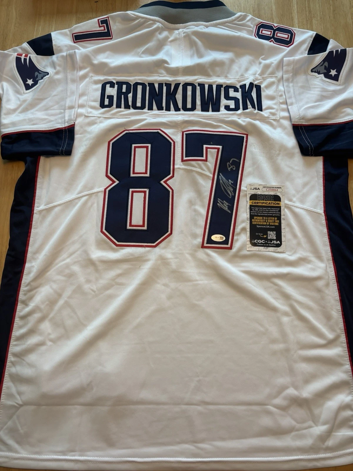 Rob Gronkowski Signed Autographed New England Patriots Jersey. JSA Coa . Gronk