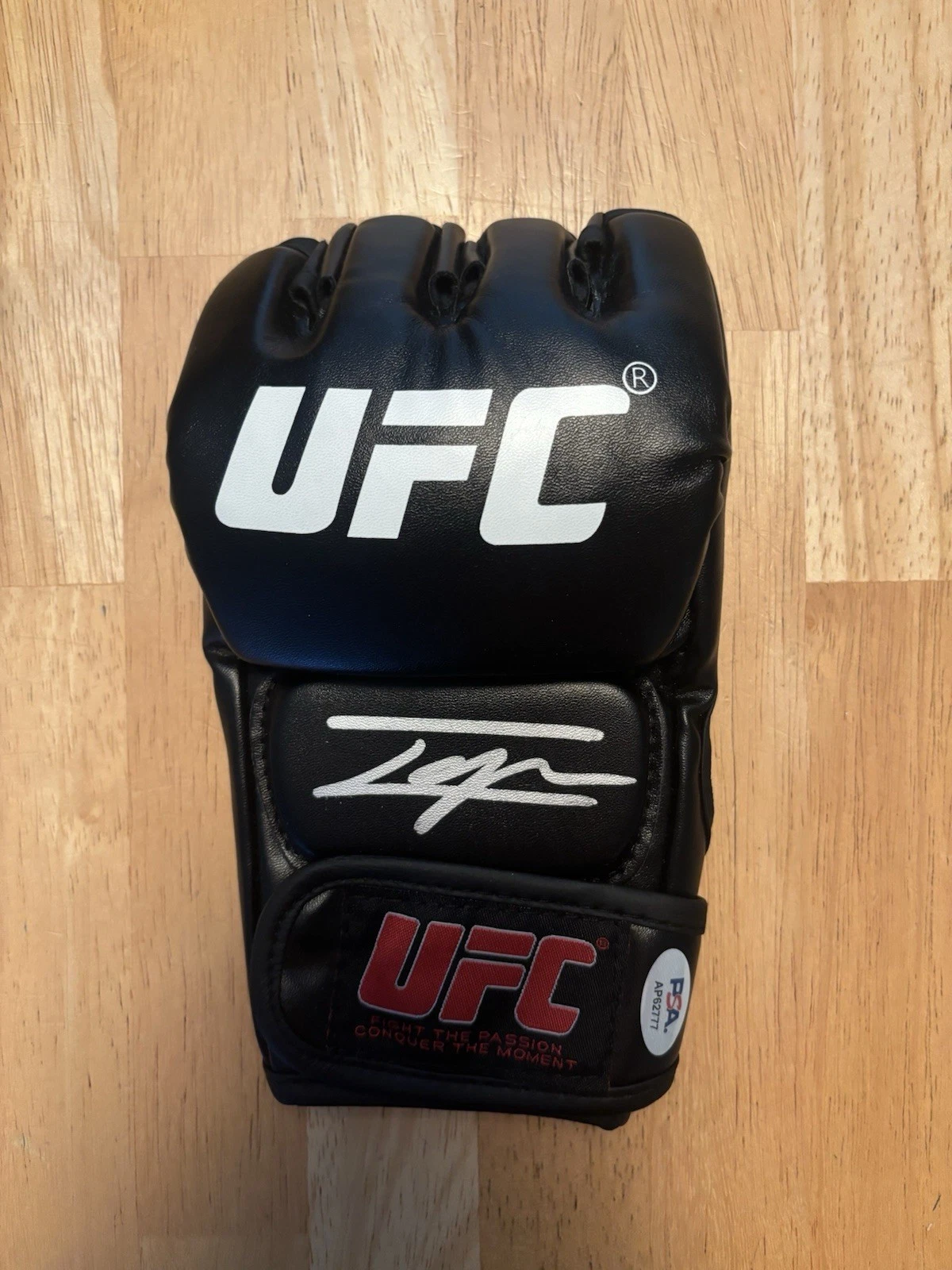Ilia Topuria Fighter Autographed Signed UFC Glove MMA Champ Psa COA. Rare