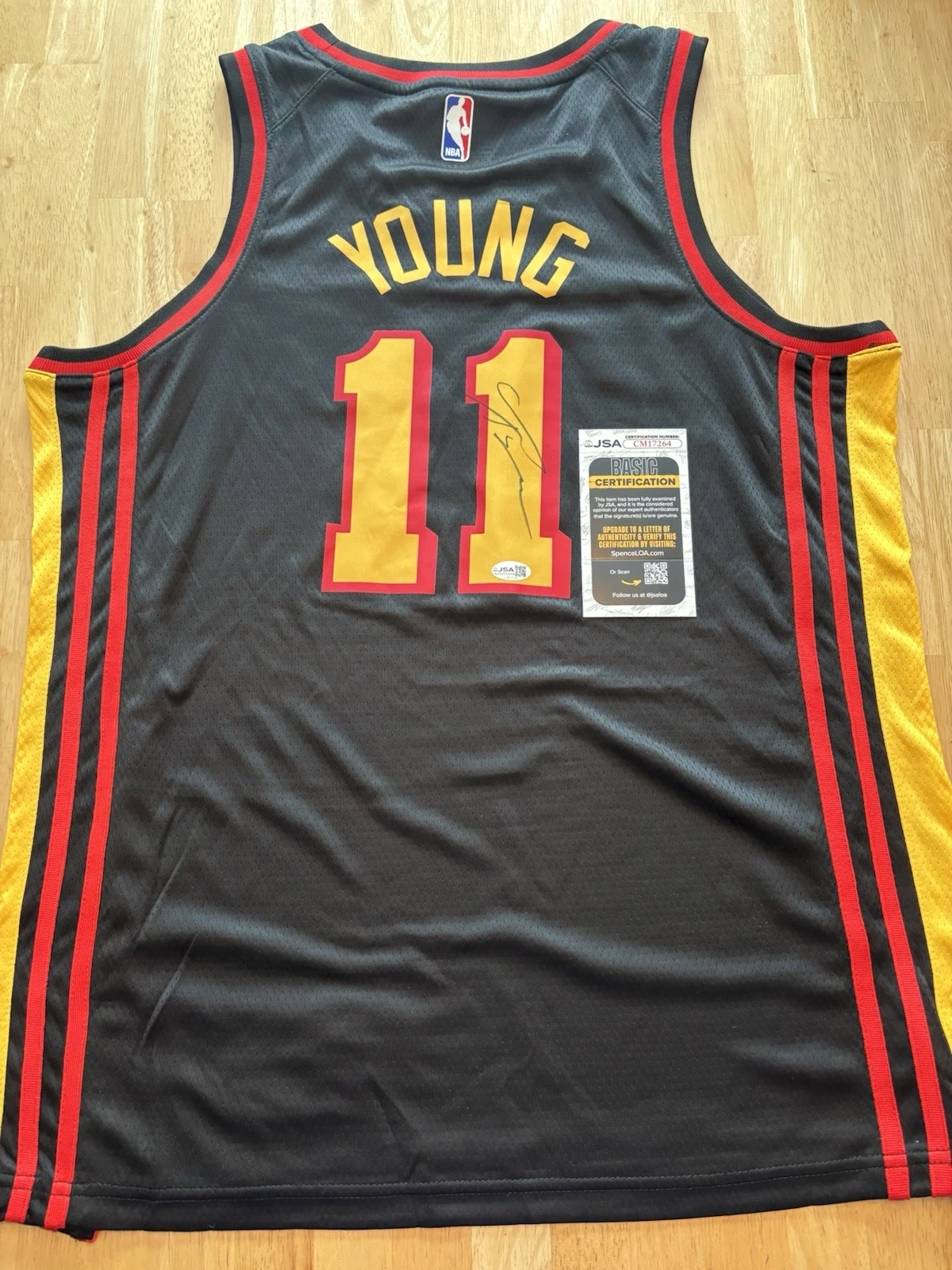 TRAE YOUNG SIGNED AUTOGRAPHED ATLANTA HAWKS JERSEY. JSA Coa