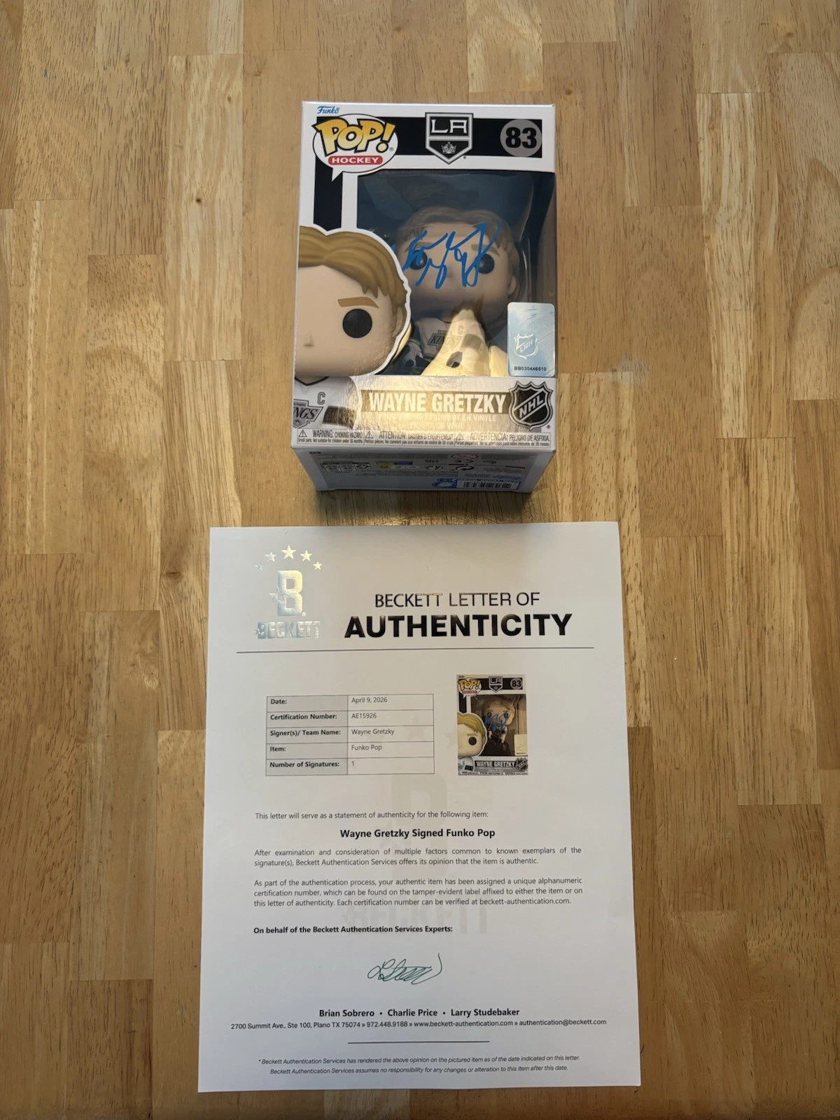 Wayne Gretzky LA Kings #83 Signed Autographed Funko Pop Beckett LOA.