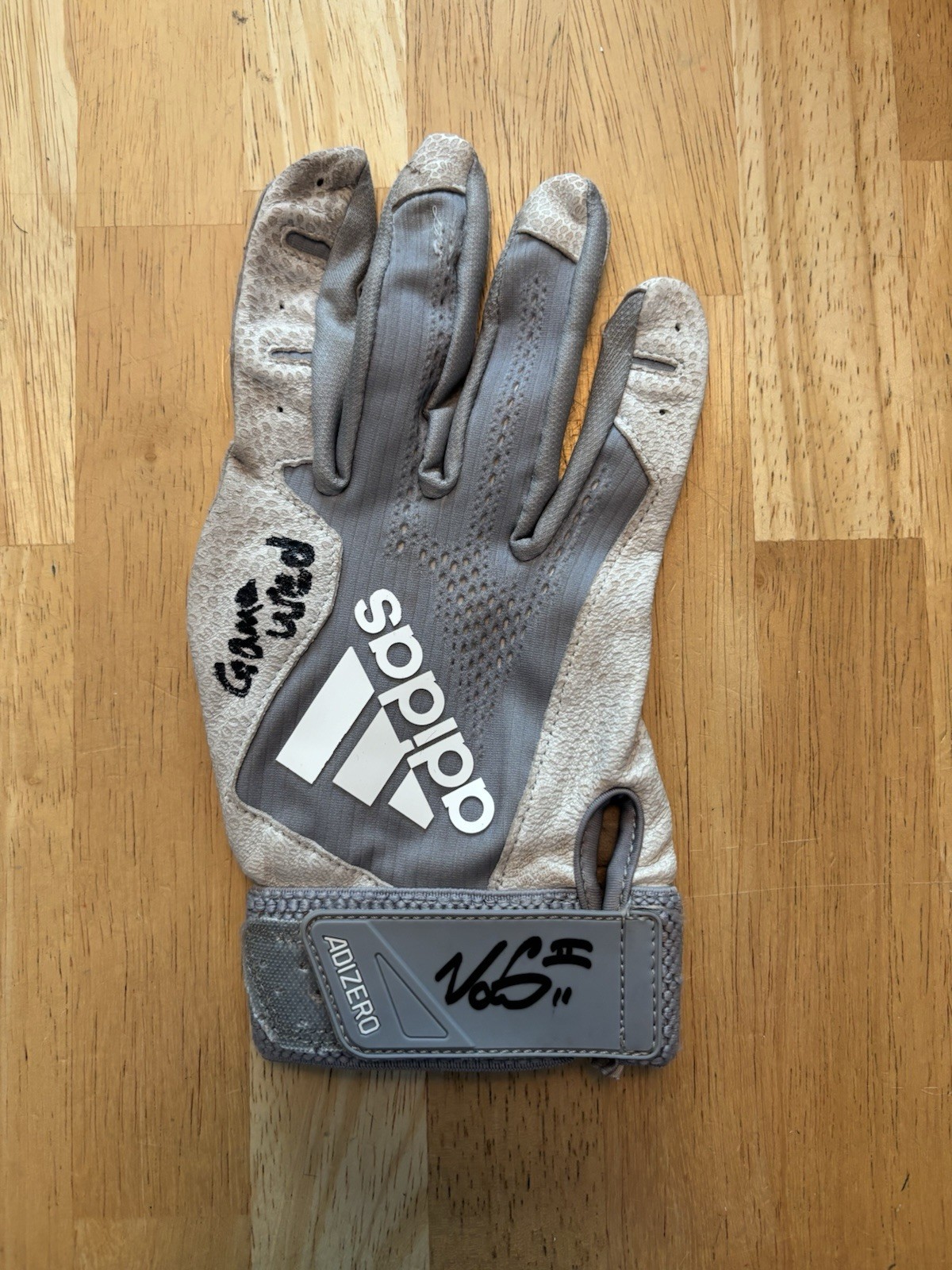 victor scott ii Signed Autographed Game Used Batting Glove. JSA Coa