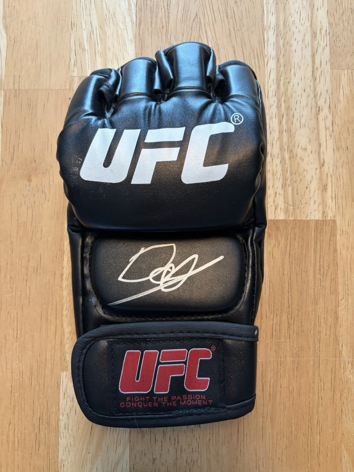 Darren Till Signed Autographed UFC MMA Glove Beckett BAS COA