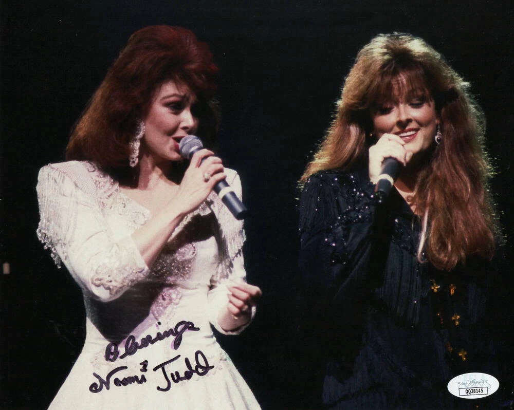 NAOMI JUDD SIGNED AUTOGRAPH 8X10 PHOTO - THE JUDDS, COUNTRY MUSIC ICON W/ JSA