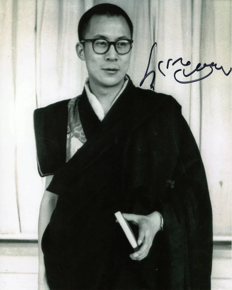 14TH DALAI LAMA TENZIN GYATSO SIGNED AUTOGRAPH 8X10 PHOTO - TIBETAN LEADER JSA