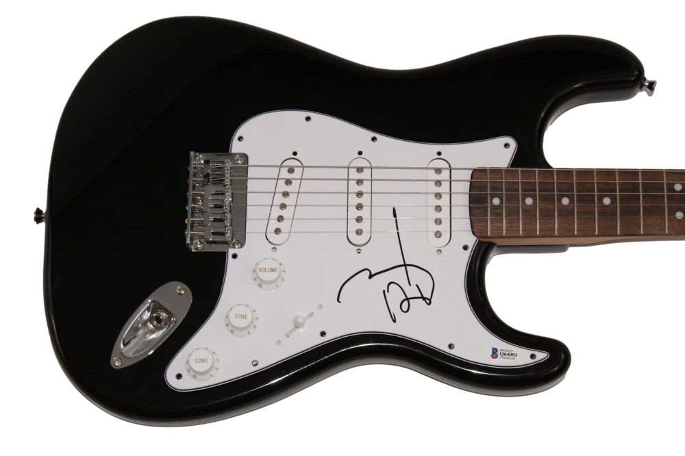 JOHNNY DEPP SIGNED AUTOGRAPH BLK FENDER ELECTRIC GUITAR CAPTAIN JACK SPARROW BAS