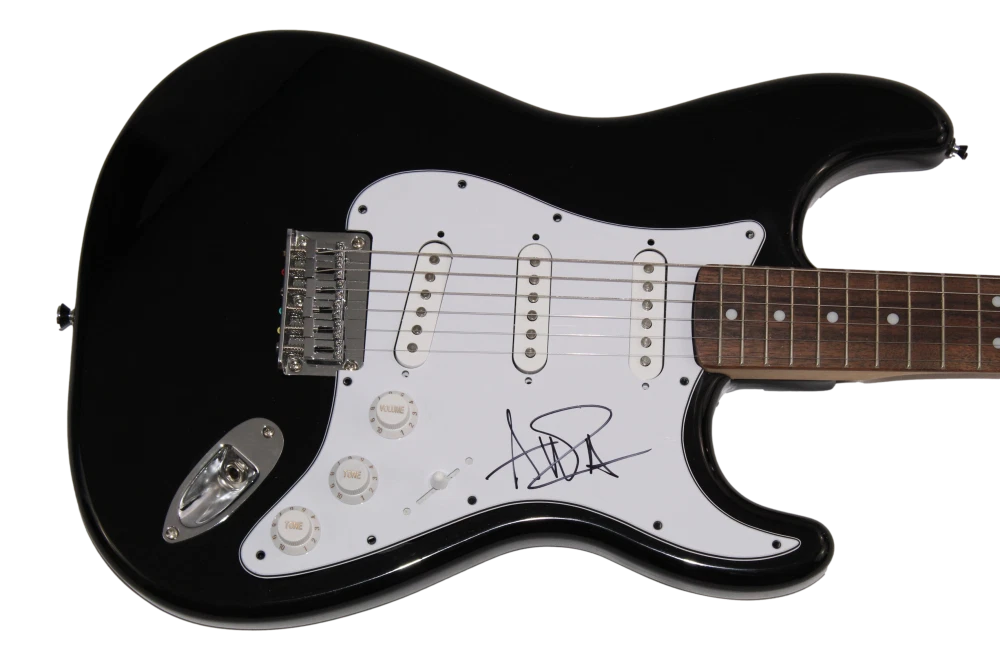 AVRIL LAVIGNE SIGNED AUTOGRAPH FULL SIZE BLK FENDER ELECTRIC GUITAR RARE JSA COA