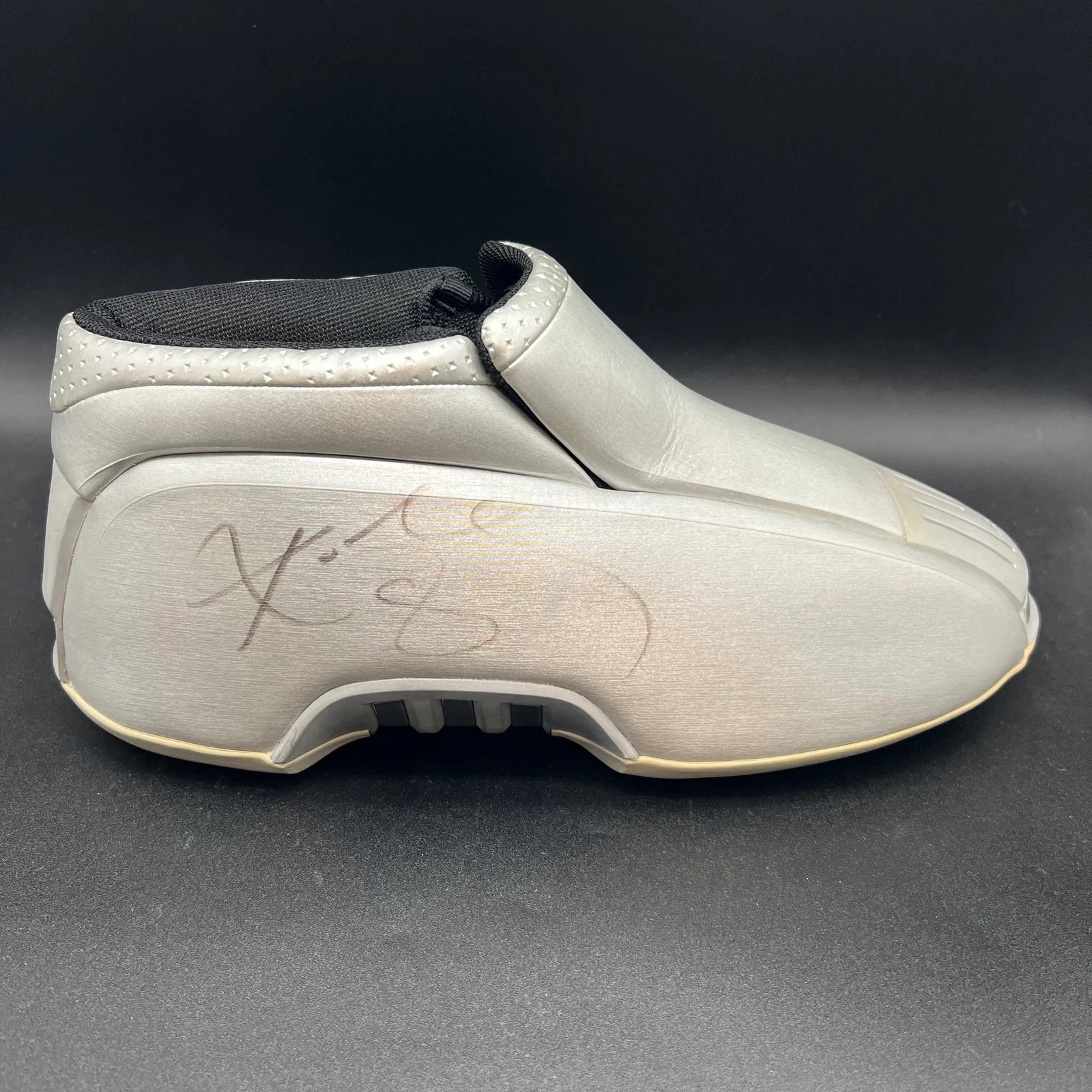 Kobe Bryant Signed Adidas “The Kobe” Basketball Shoes PSA Los Angeles Lakers