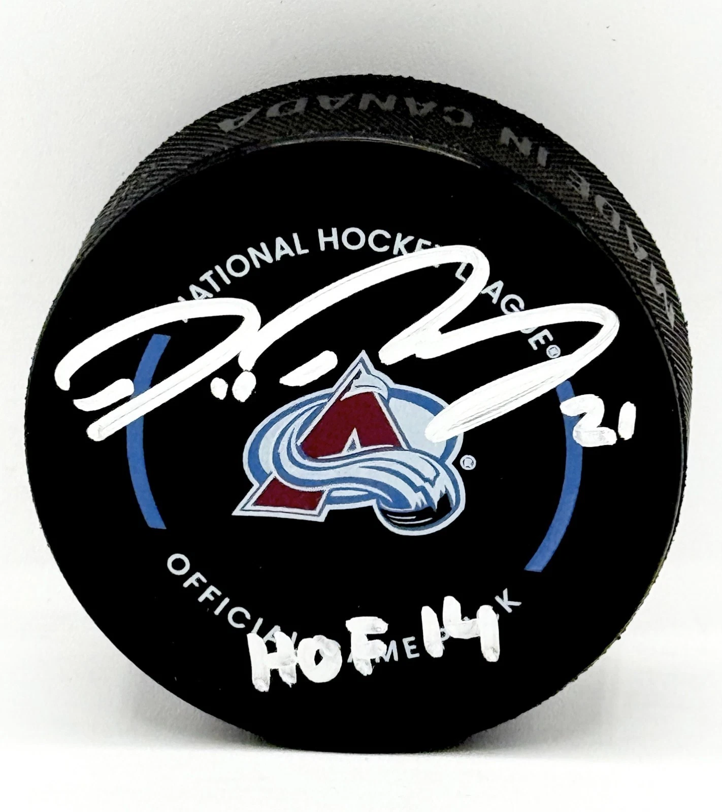 Peter Forsberg signed Colorado Avalanche Game Puck W/ HOF Beckett Witnessed