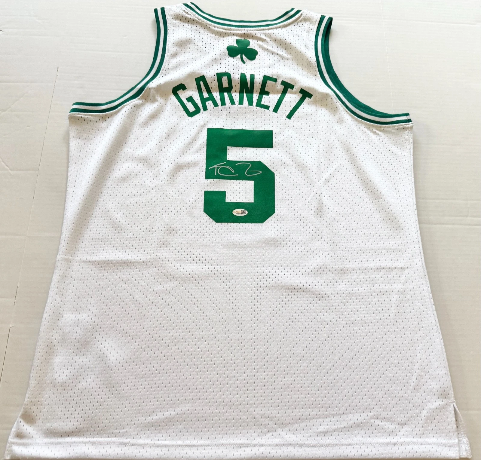 Kevin Garnett signed White Boston Celtics jersey autographed JSA Witnessed