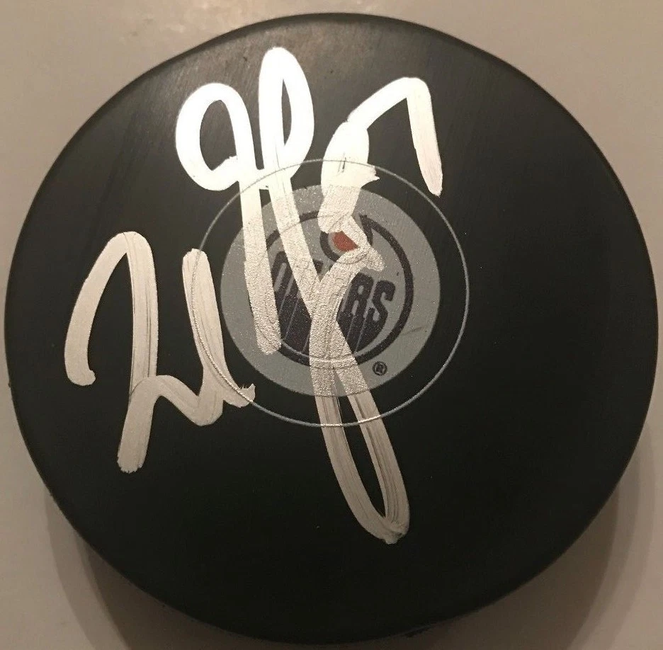 MILAN LUCIC SIGNED EDMONTON OILERS PUCK W/CASE COA