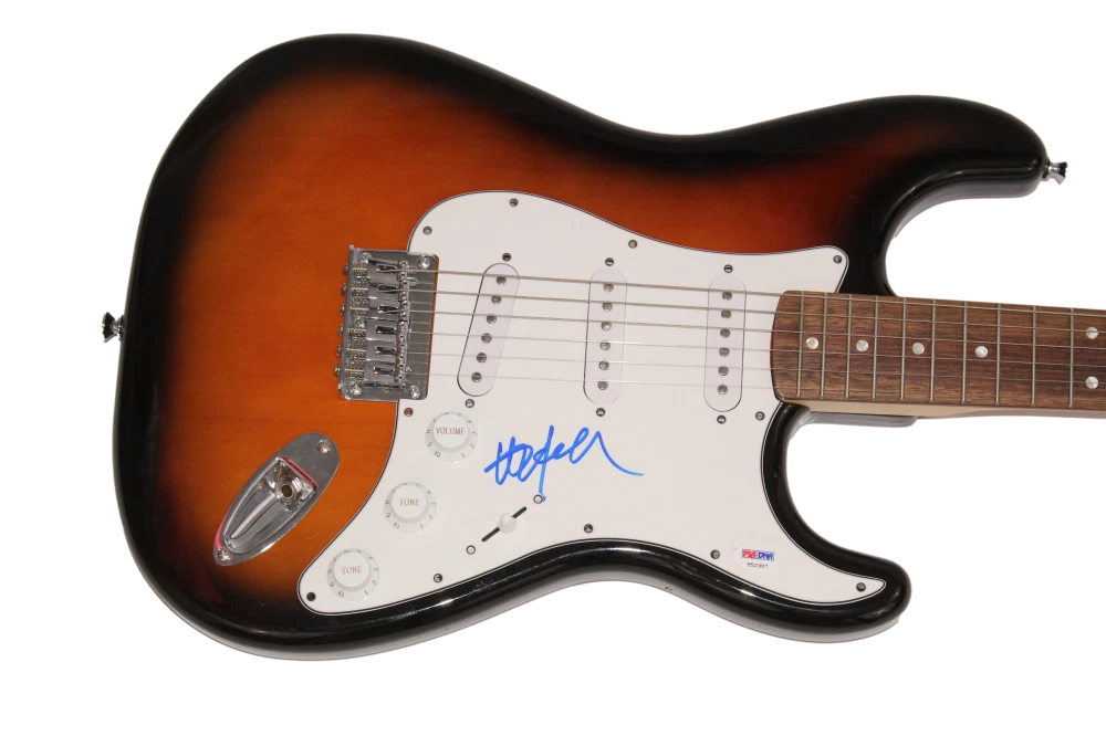 WILLIE NELSON SIGNED AUTOGRAPH FULL SIZE FENDER ELECTRIC GUITAR - RARE! PSA COA