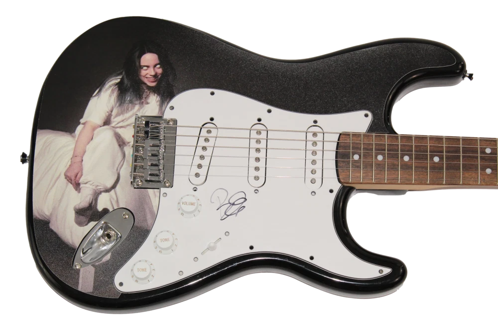 BILLIE EILISH SIGNED AUTOGRAPH CUSTOM FENDER ELECTRIC GUITAR VERY RARE 1/1 - JSA