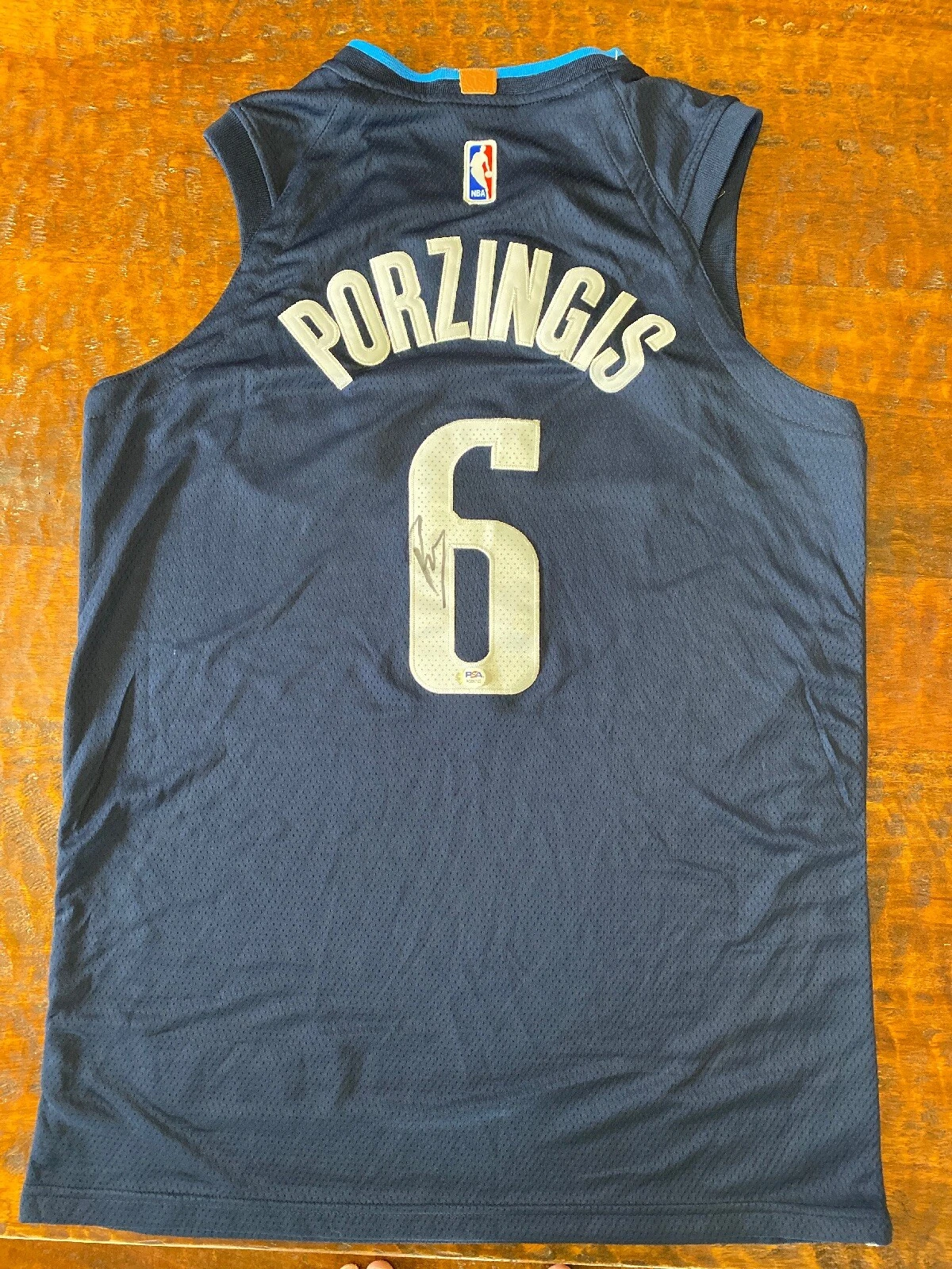 Kristaps Porzingis Signed Dallas Mavericks Jersey Psa/Dna Coa Auto