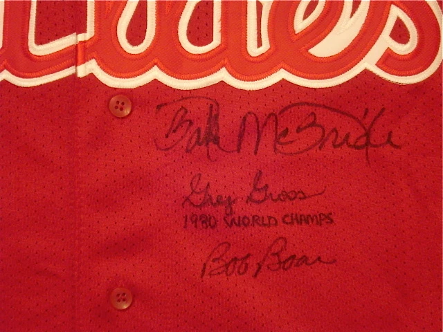 1980 PHILLIES AUTOGRAPHED JERSEY (BOB BOONE, BAKE MCBRIDE, ETC.)
