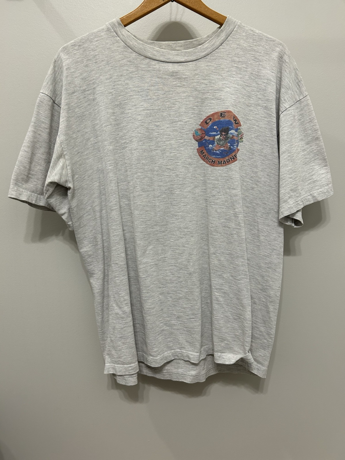 1996 NCAA Final Four T-Shirt Size X-Large Meadowlands Dew Does March Madness