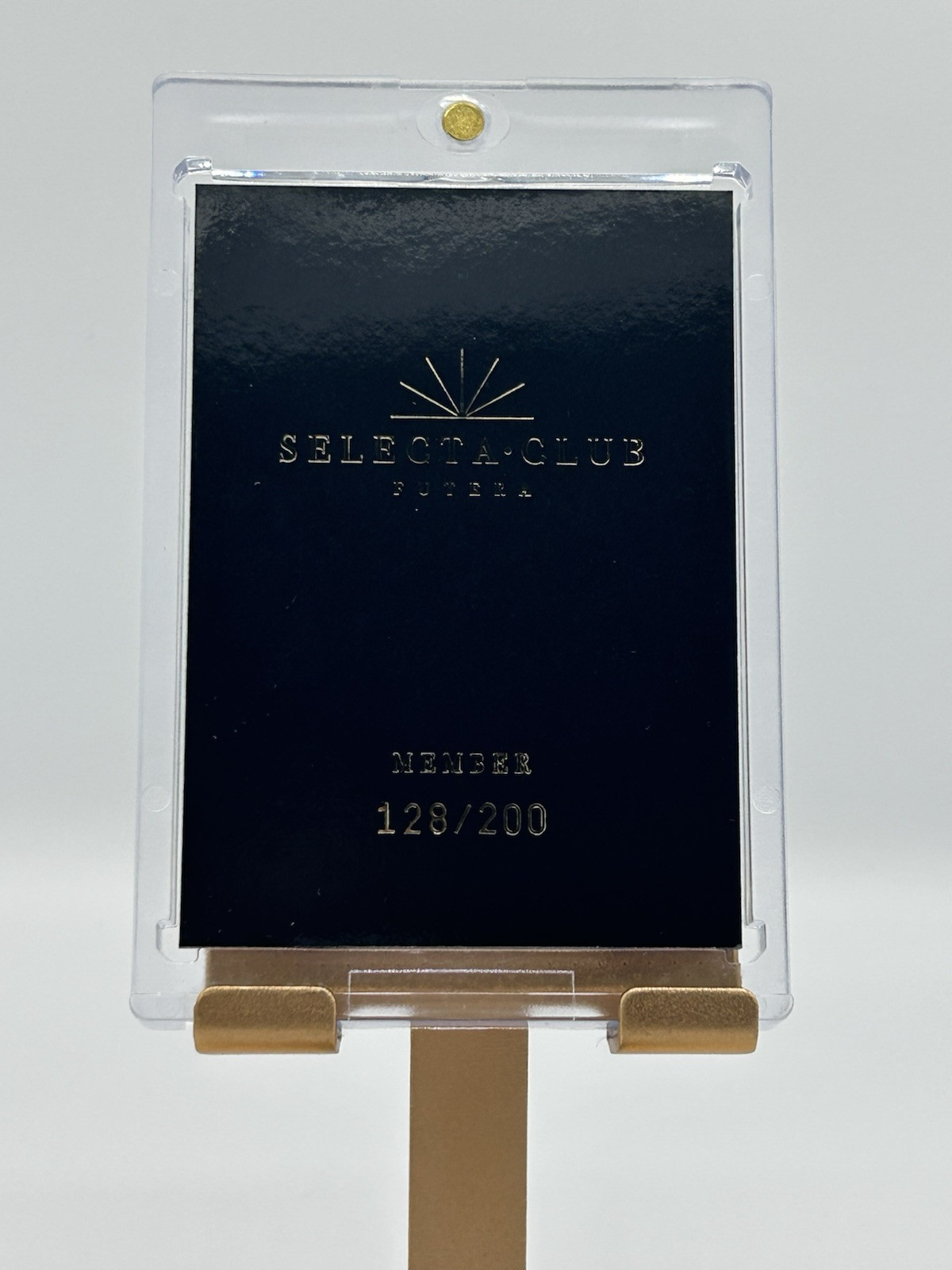Individually-numbered SELECTA CLUB Membership Trading Card 128/200