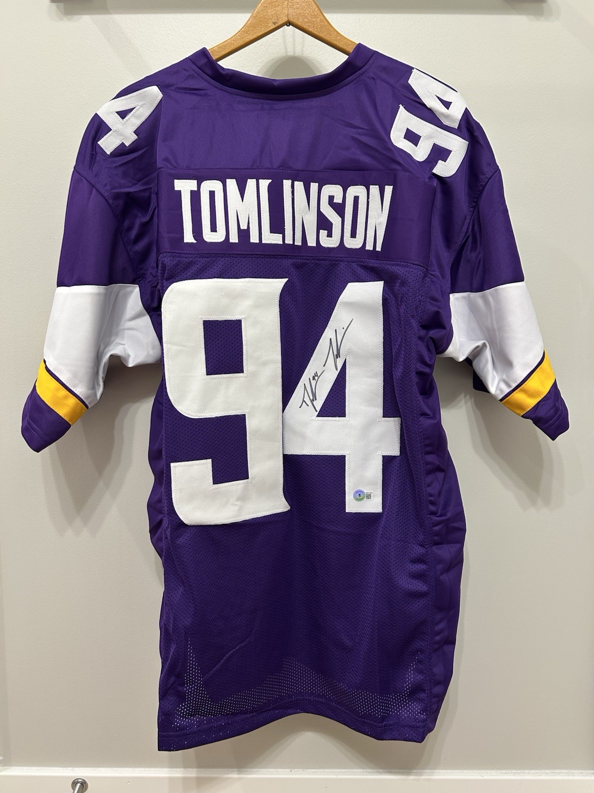 Dalvin Tomlinson Signed Minnesota Vikings Jersey (Beckett)