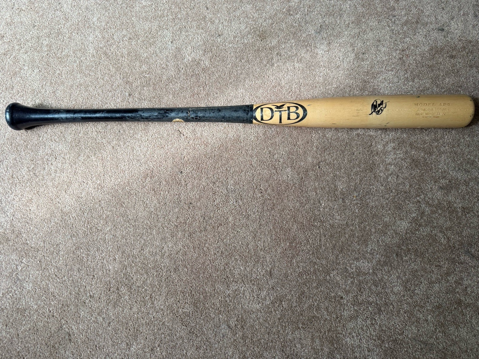 Amaurys Minier Signed Cracked Dove Tail DTB AP5 Rock Maple Bat 34/31 2015 Twins