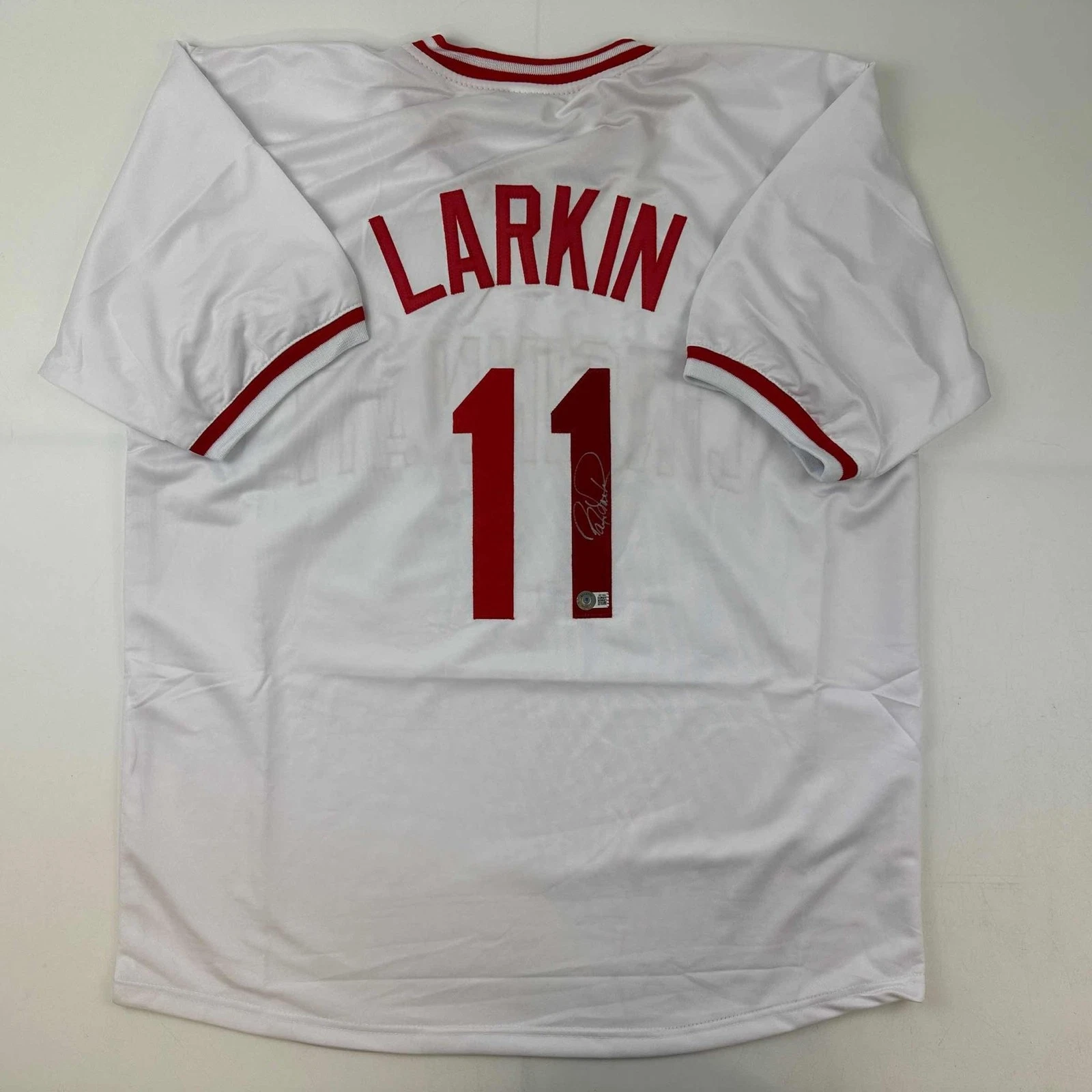 Autographed/Signed Barry Larkin Cincinnati White Jersey Beckett BAS COA