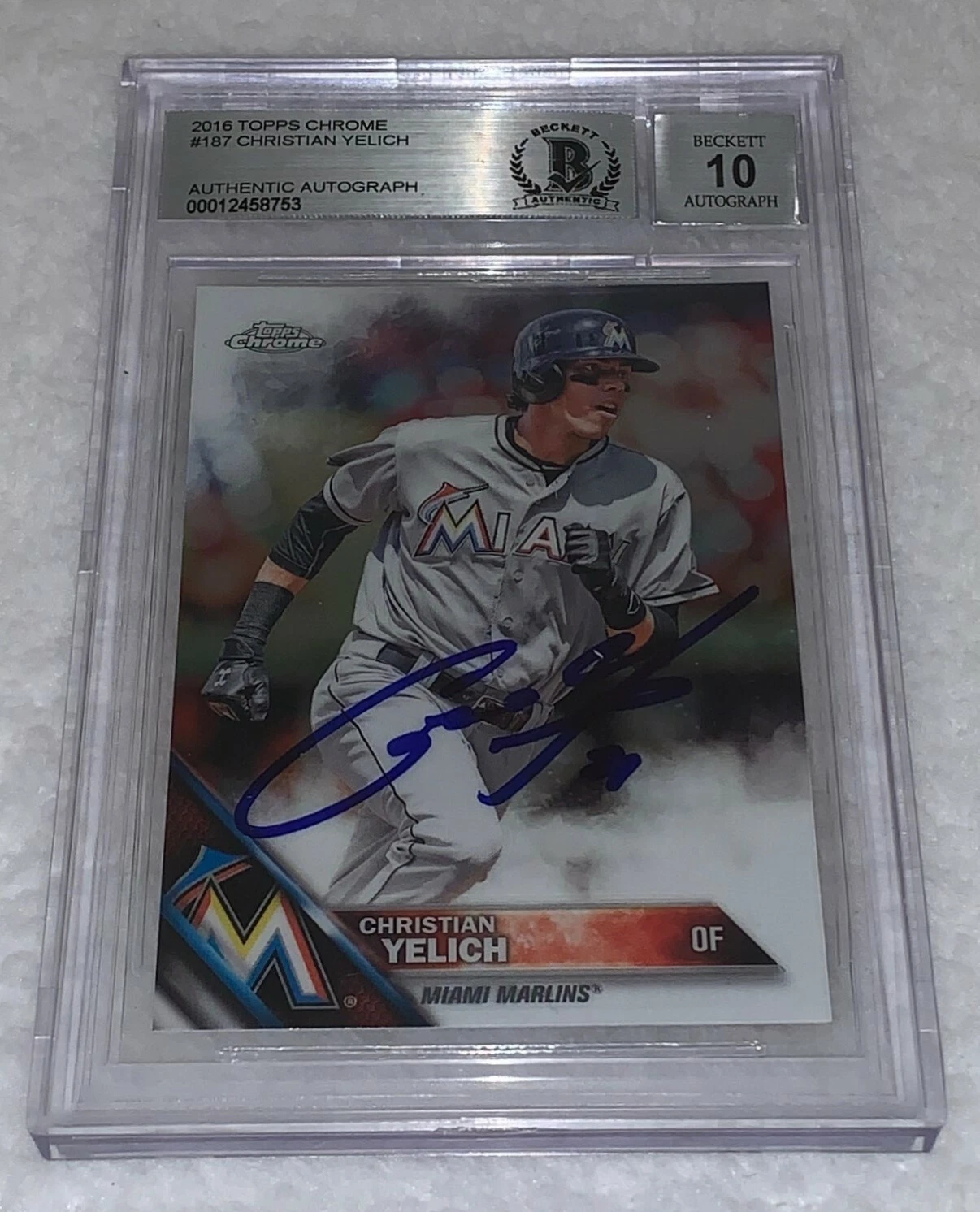 Christian Yelich Marlins signed 2016 Topps Chrome #187 Card Beckett BGS Auto 10