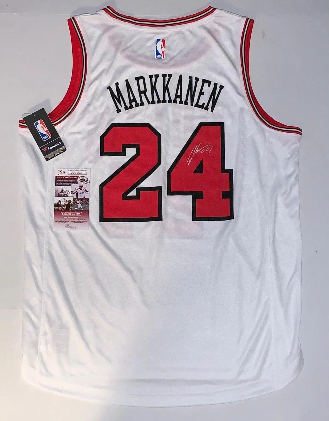 Lauri Markkanen signed Chicago Bulls Licensed Fast Break jersey JSA